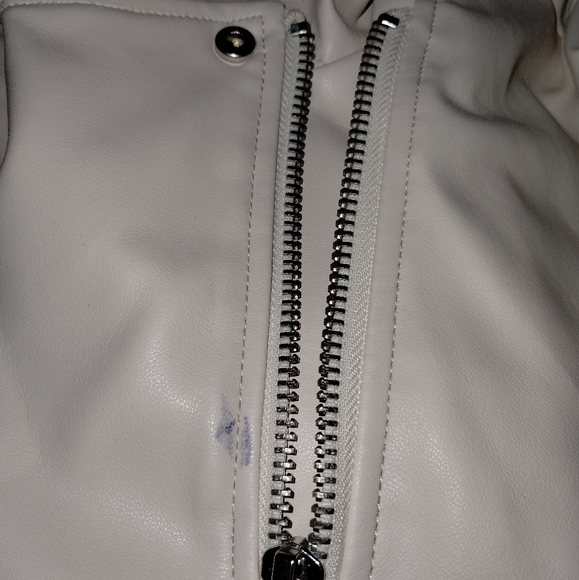 Torrid Sz 3 NWT Faux Leather Asymmetrical Moto Jacket - Picture 2 of 8